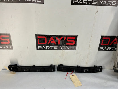 2015 Chevrolet Camaro SS 1LE RH & LH Taillight Tail Light Bumper Brackets OEM