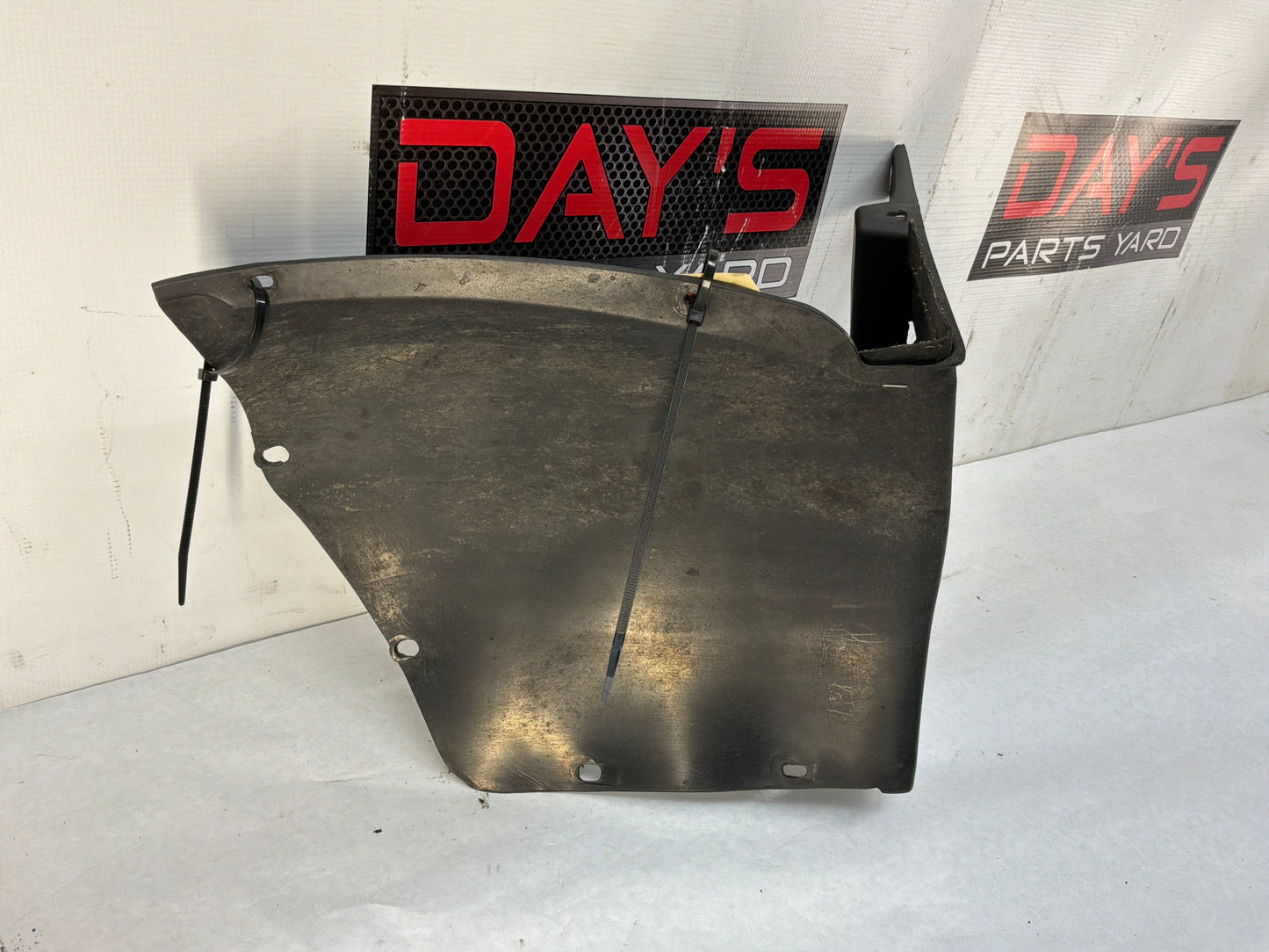 1999 Chevy C5 Corvette LH Driver Front Inner Fender Wheel Well House Liner OEM