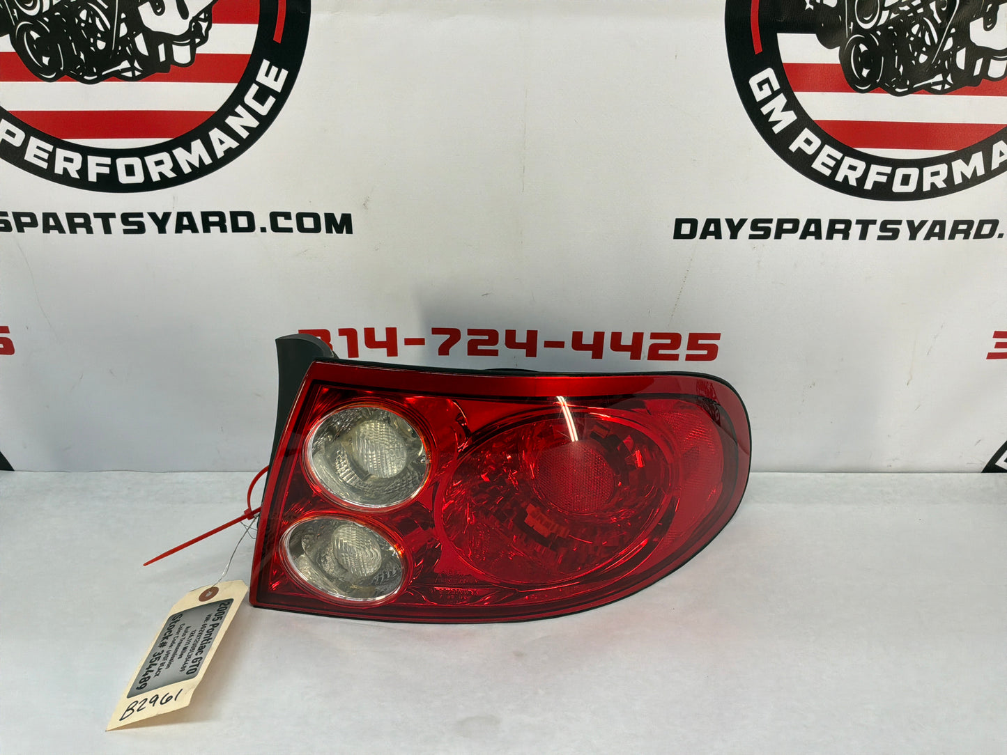 2005 Pontiac GTO RH Passenger Tail Light Taillight Lamp OEM