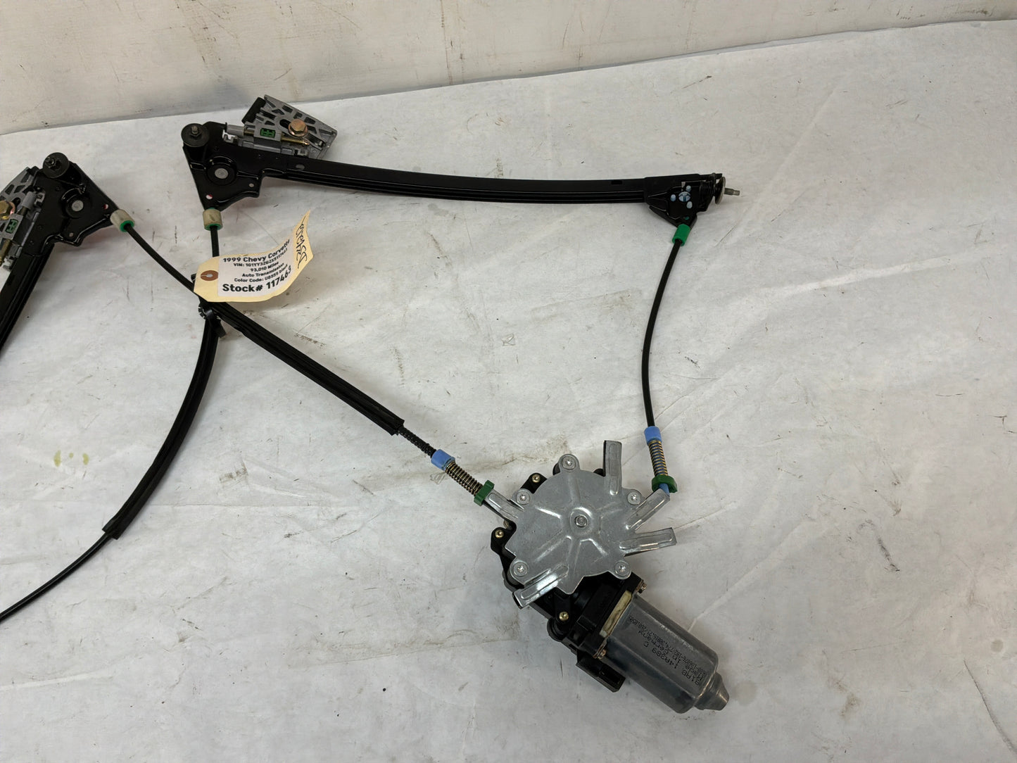 Lh window reg - Day's Parts Yard