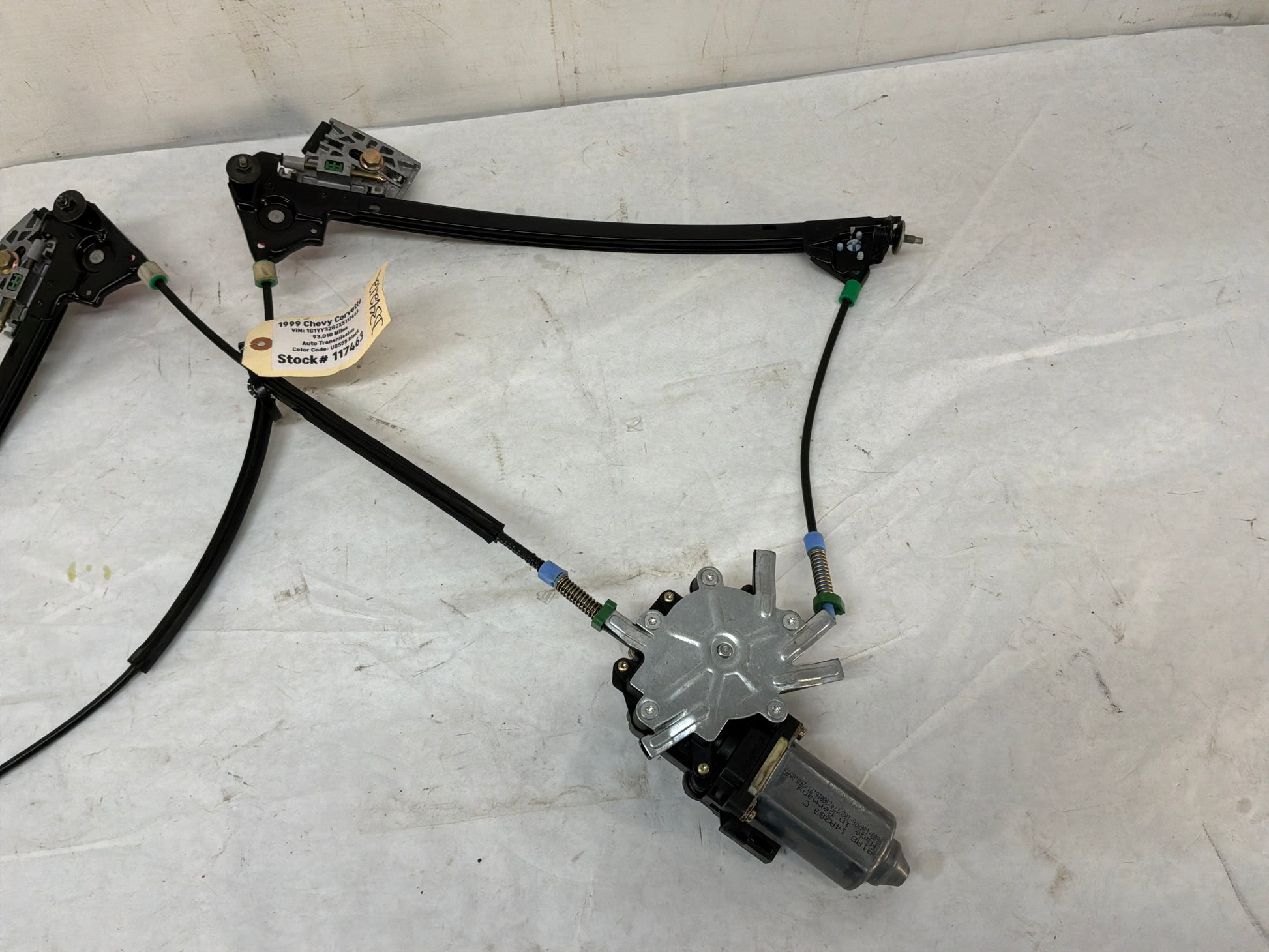 Lh window reg - Day's Parts Yard