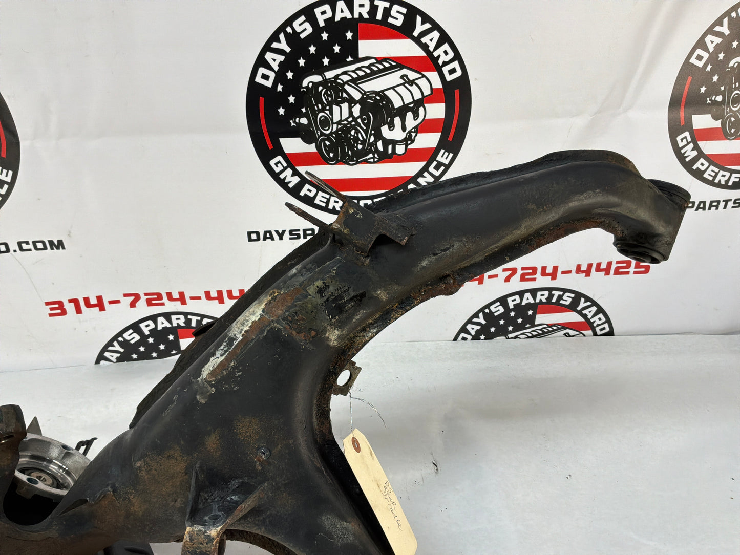 2005 Pontiac GTO LH Driver Rear Suspension Spindle Hub Knuckle Control Arm OEM