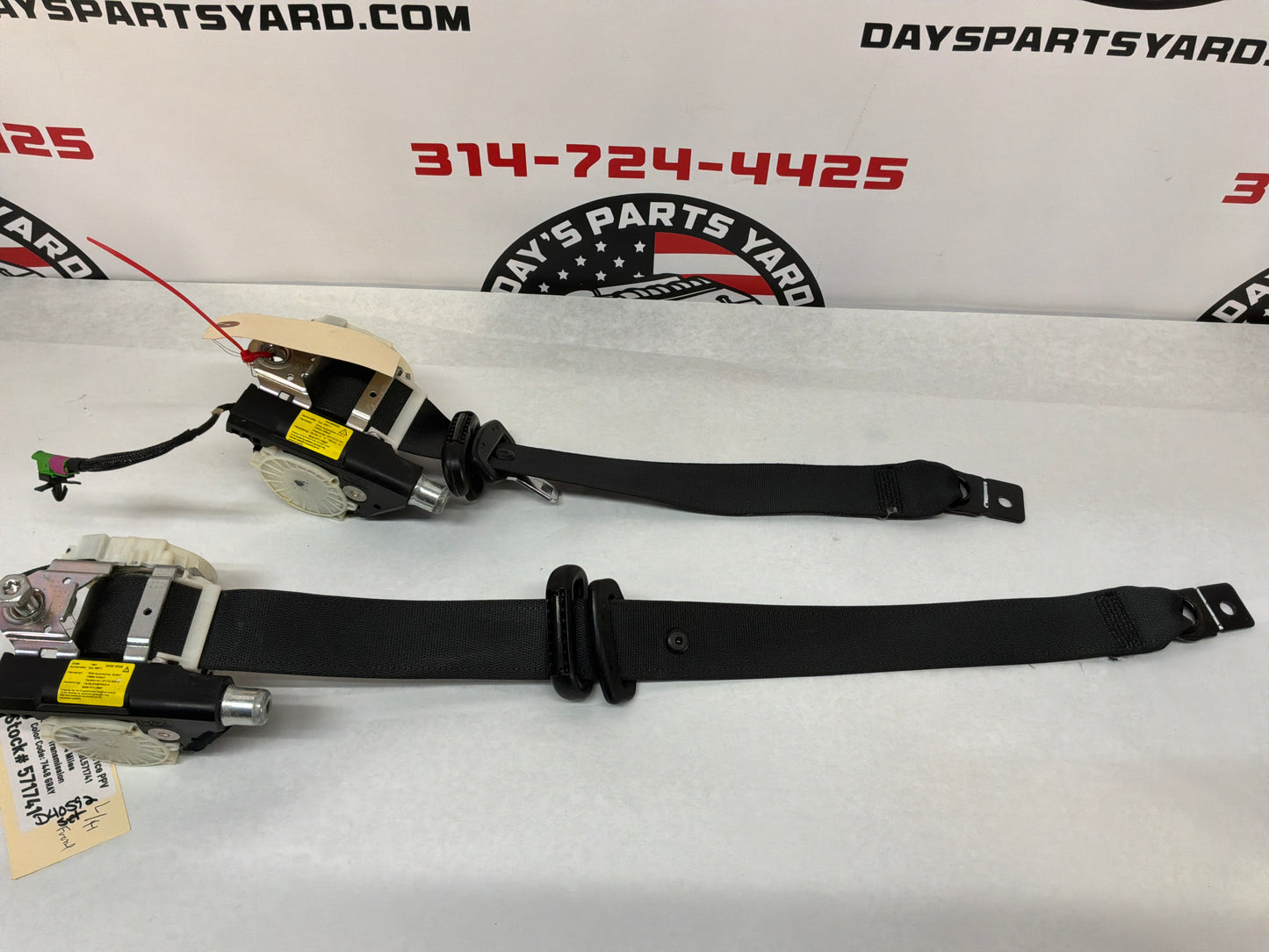 2011 Chevy Caprice PPV RH & LH Front Seat Belts Retractors OEM