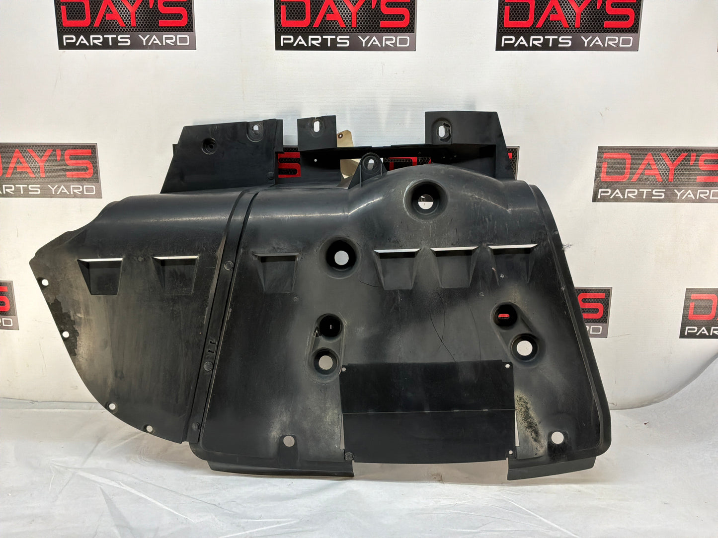 2004 Pontiac GTO Rear Air Deflector Differential Center Lower Body Cover OEM