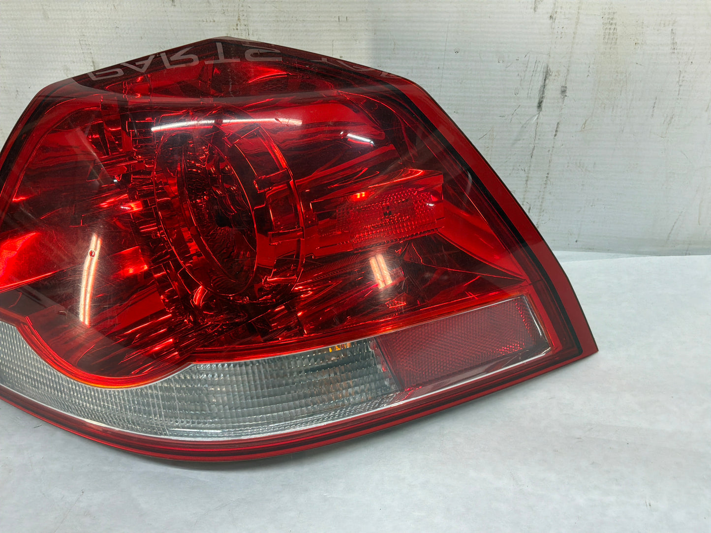 2008 Pontiac G8 RH Passenger Taillight Tail Light Lamp OEM