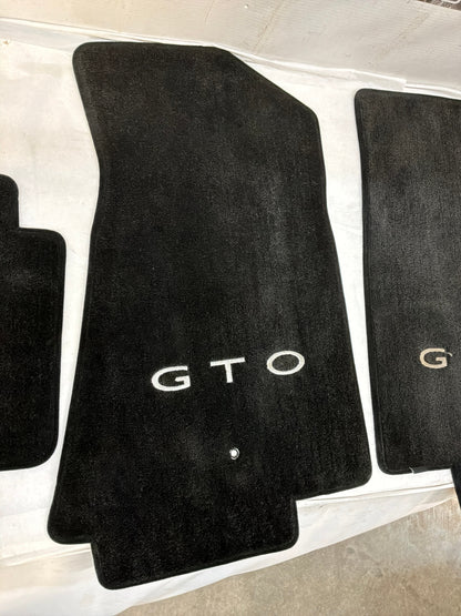2004 Pontiac GTO Lloyds Embroidered Front and Rear Floor Mats OEM
