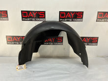 Rh wheel liner - Day's Parts Yard