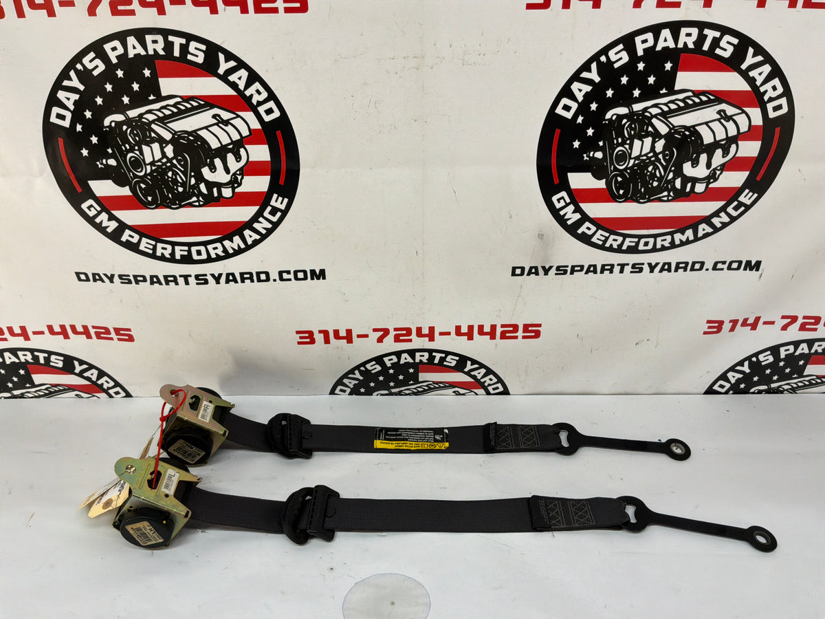2006 Pontiac GTO LH & RH Front Seat Belts Retractors OEM