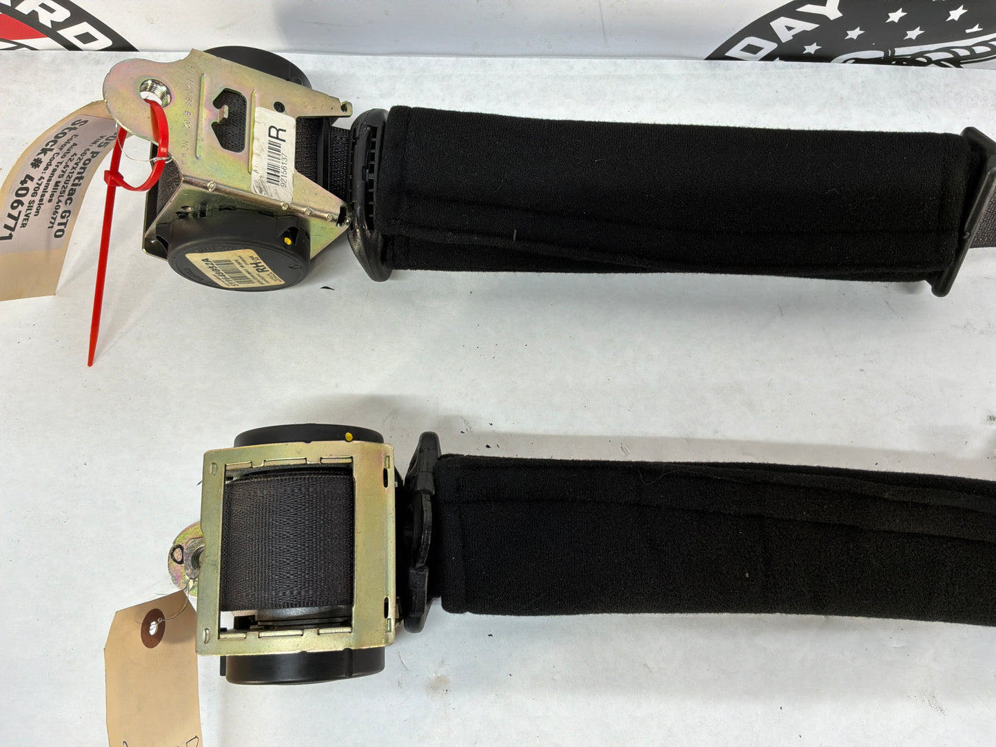 20065 GTO LH & RH Front Seat Belts Retractors OEM