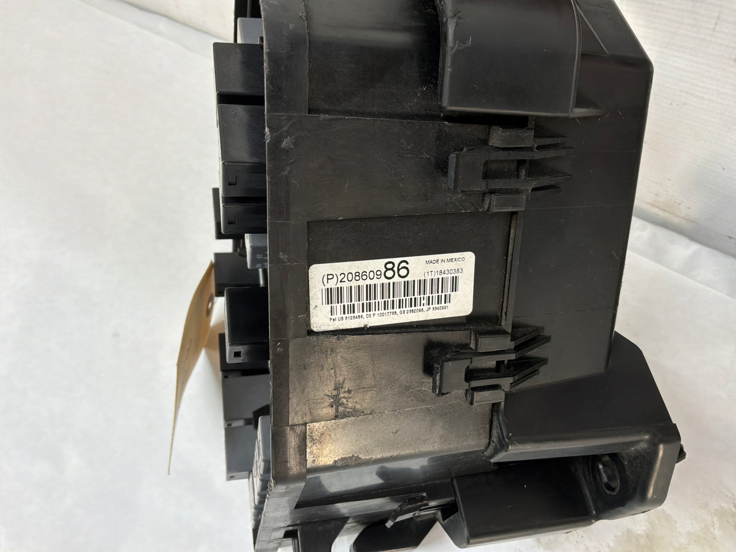 Fuse box - Day's Parts Yard