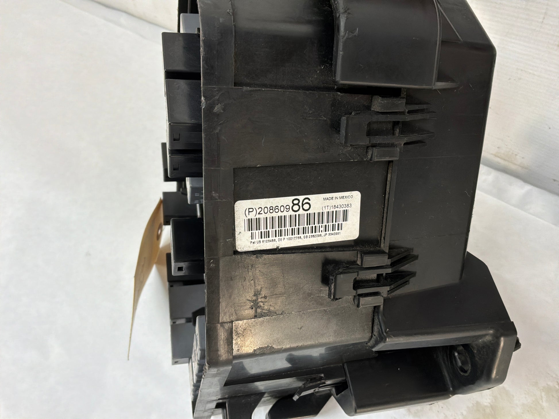 Fuse box - Day's Parts Yard