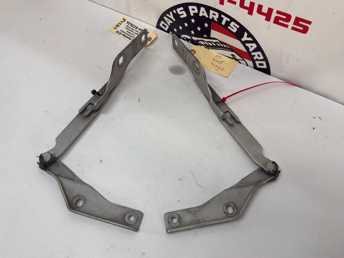 2006 Pontiac GTO RH & LH Hood Hinges Set OEM