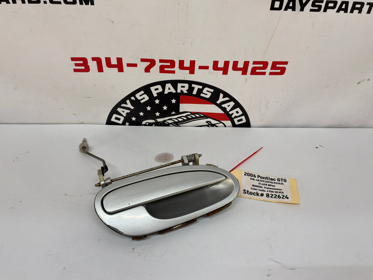 2006 Pontiac GTO RH Passenger Exterior Door Handle Silver OEM