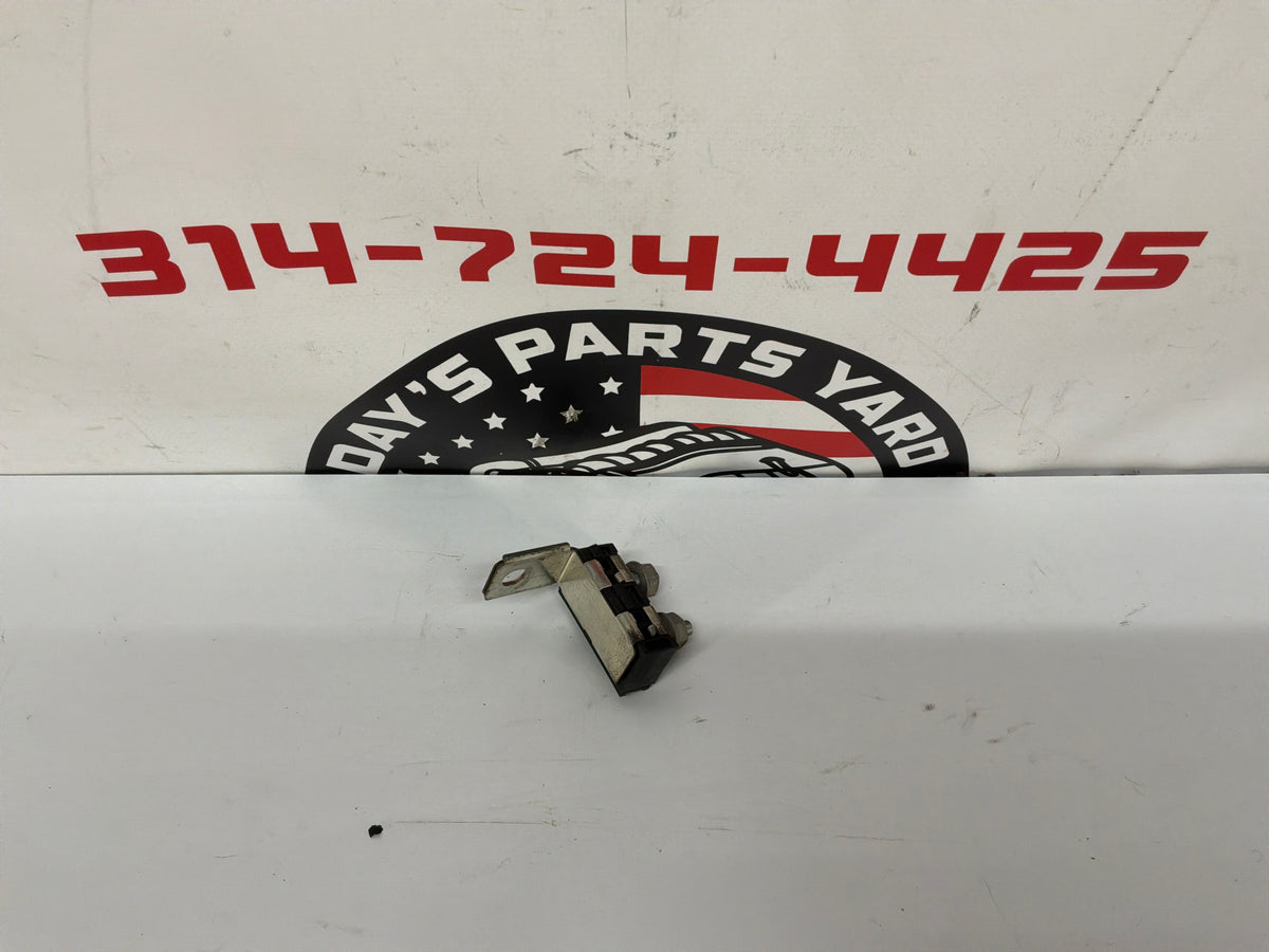 2014 Chevy SS Sedan Jump Starter Positive Post Battery Circuit Fuse Block OEM