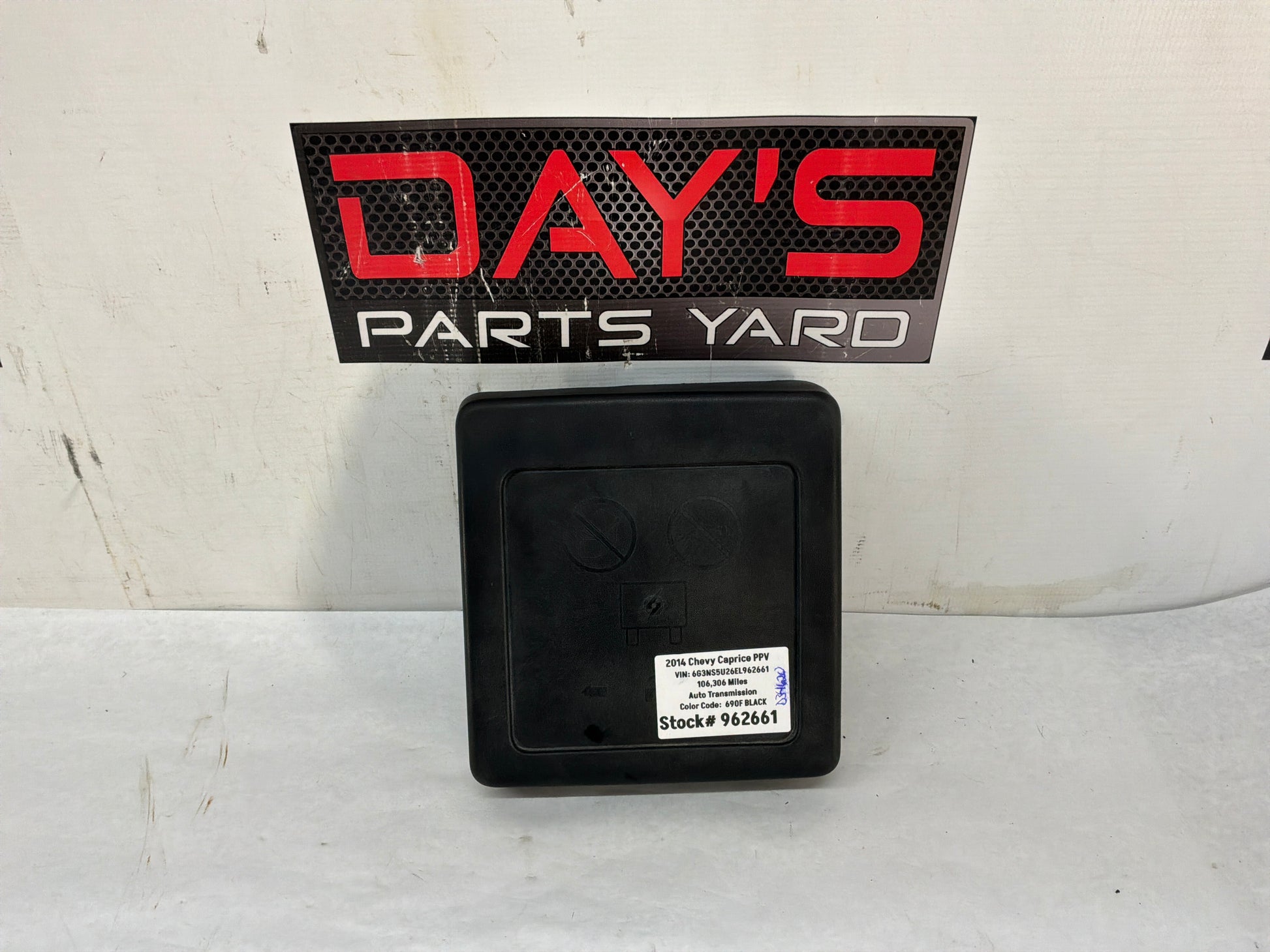 Fuse box lid - Day's Parts Yard