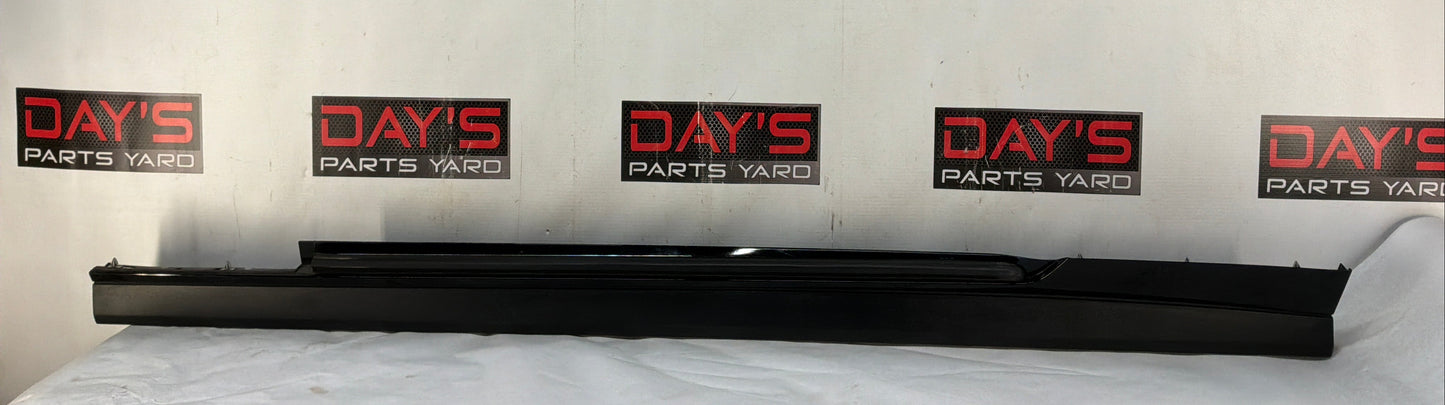 2014 Chevy Camaro ZL1 LH Driver Rocker Molding Side Skirt Trim Panel OEM