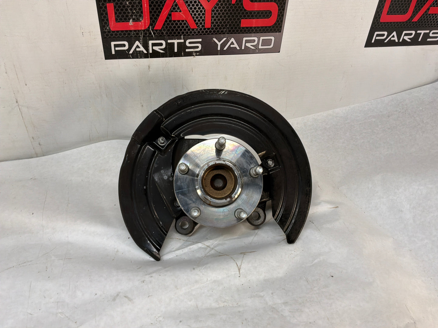 2013 Chevy Caprice PPV LH Driver Front Suspension Spindle Knuckle Hub Assembly OEM - Day's Parts Yard