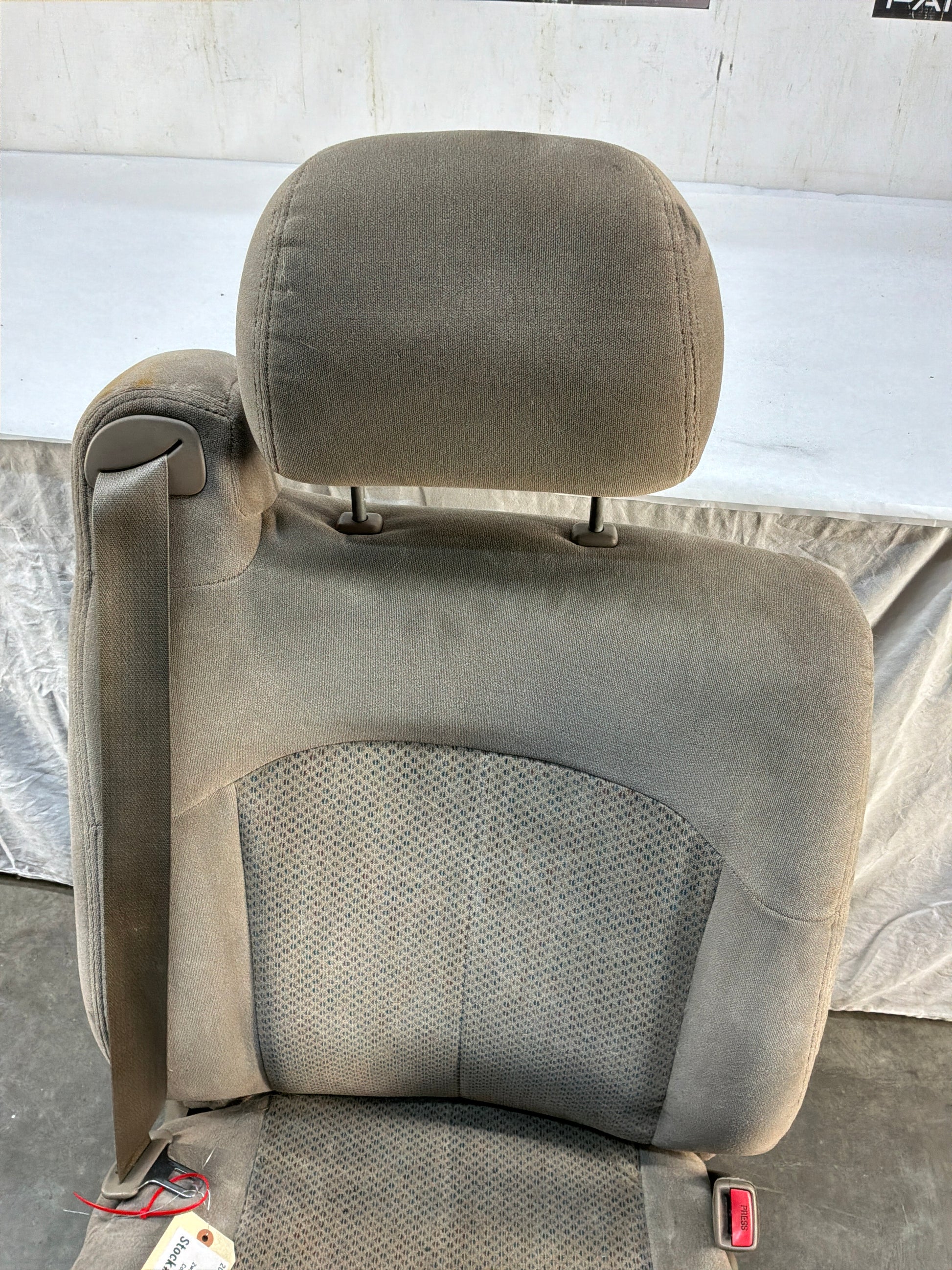 Front seats - Day's Parts Yard