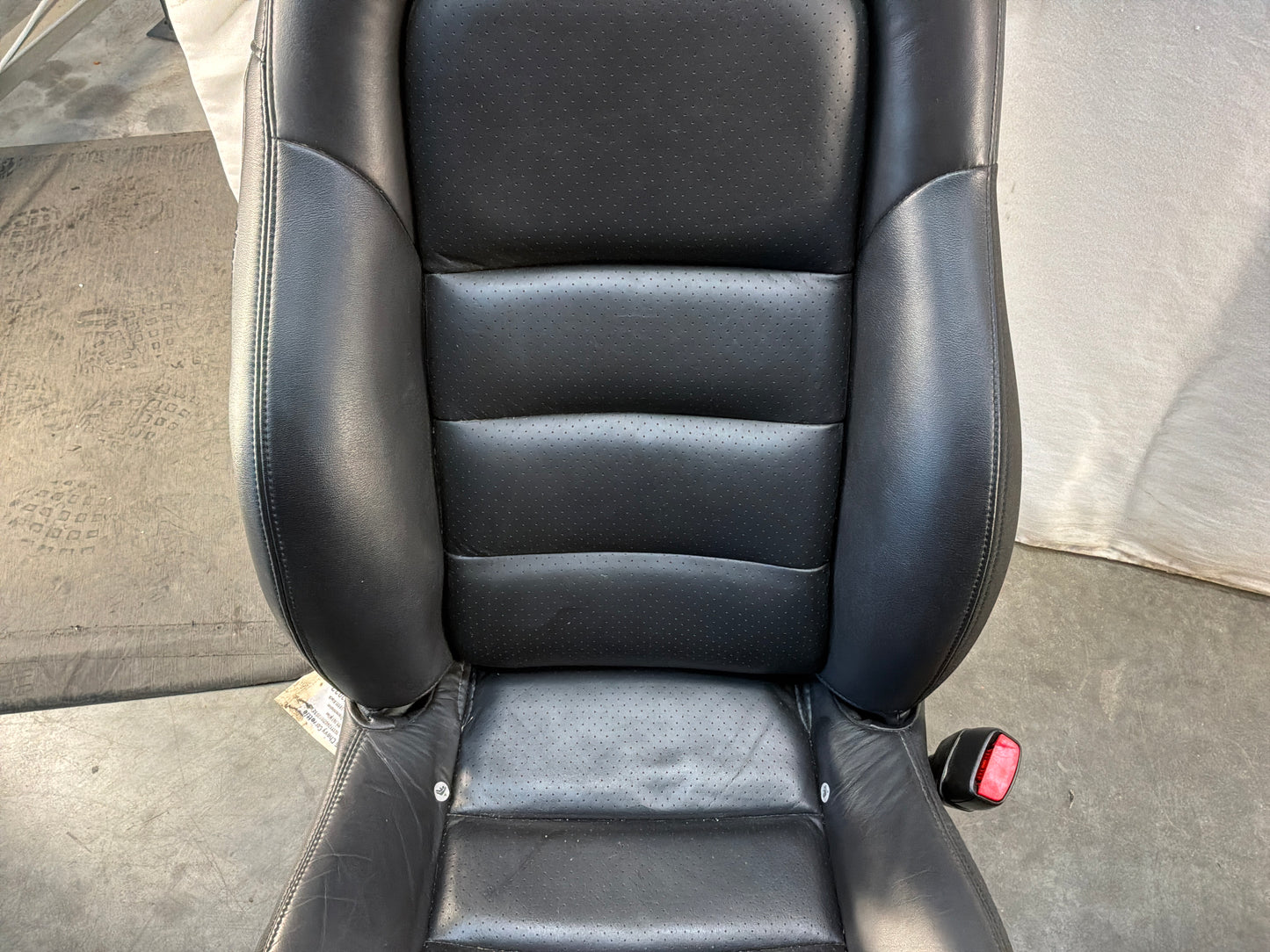 Front seats - Day's Parts Yard