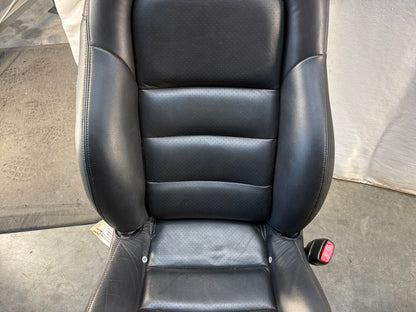 Front seats - Day's Parts Yard