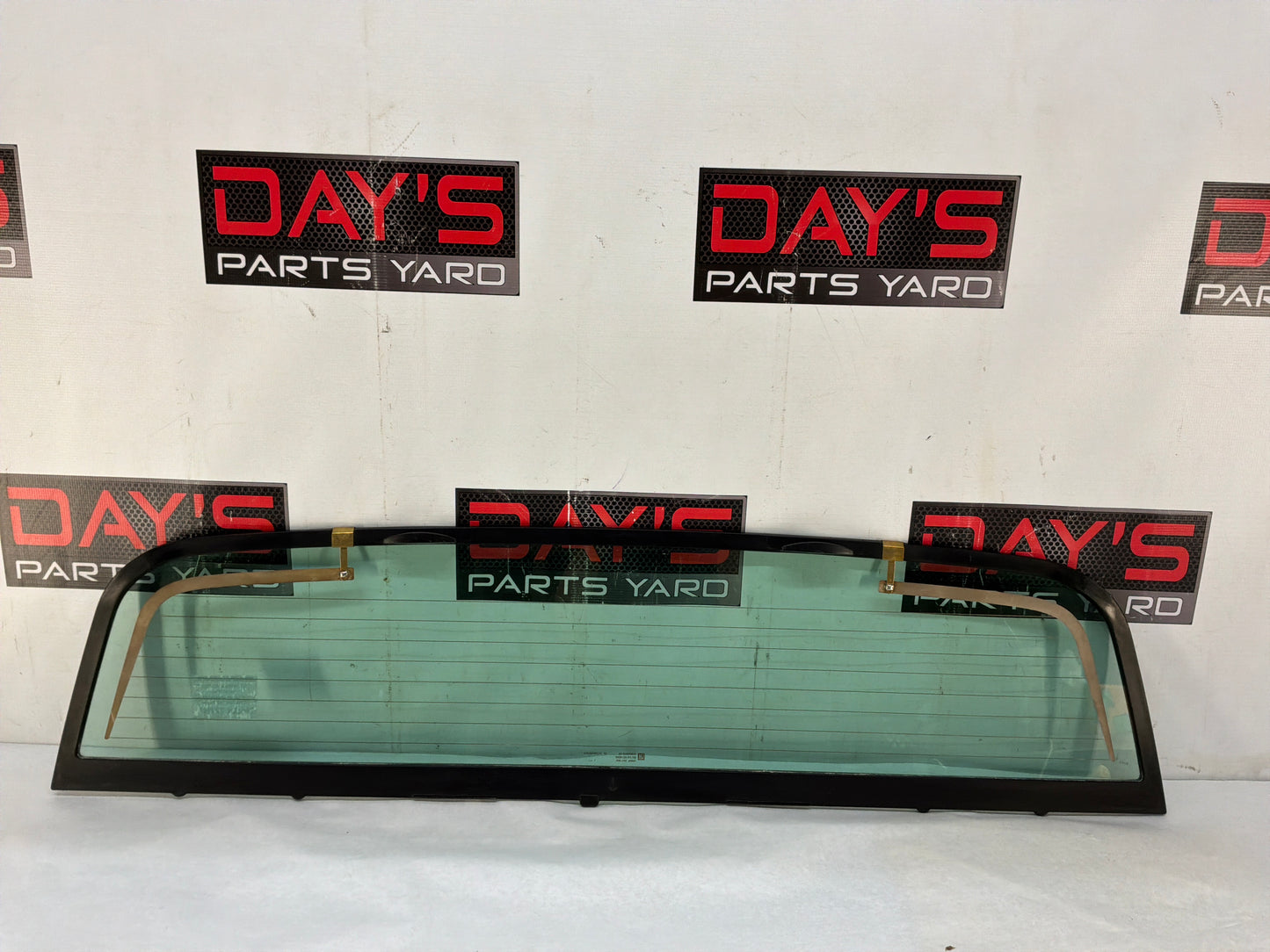 2002 Cadillac Escalade EXT Rear Back Window Glass Heated OEM