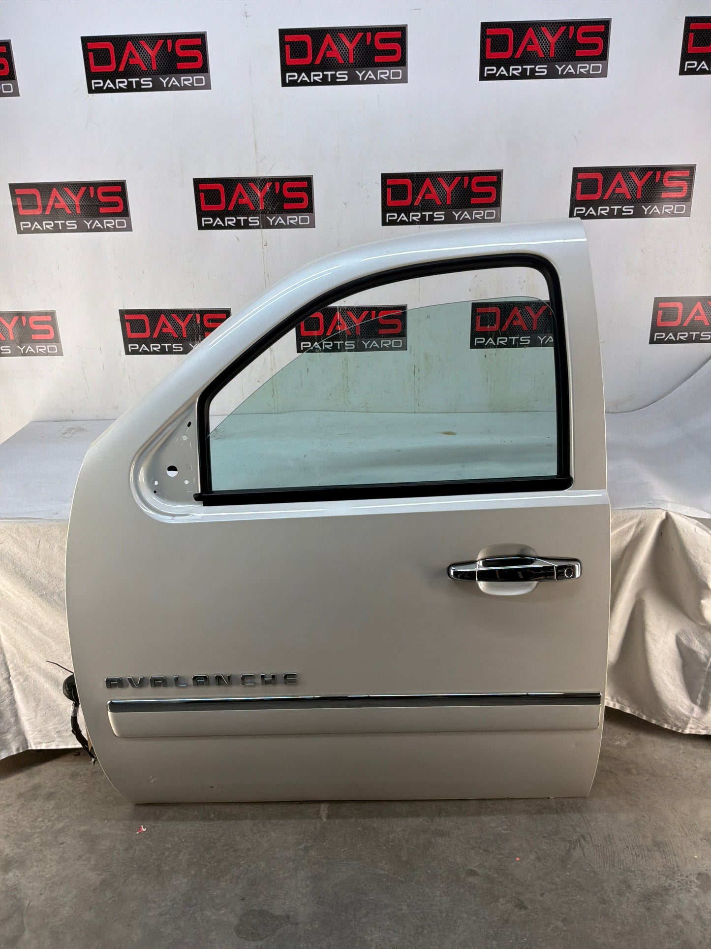 2012 Chevy Avalanche LH Driver Front Exterior Door White Assembly OEM