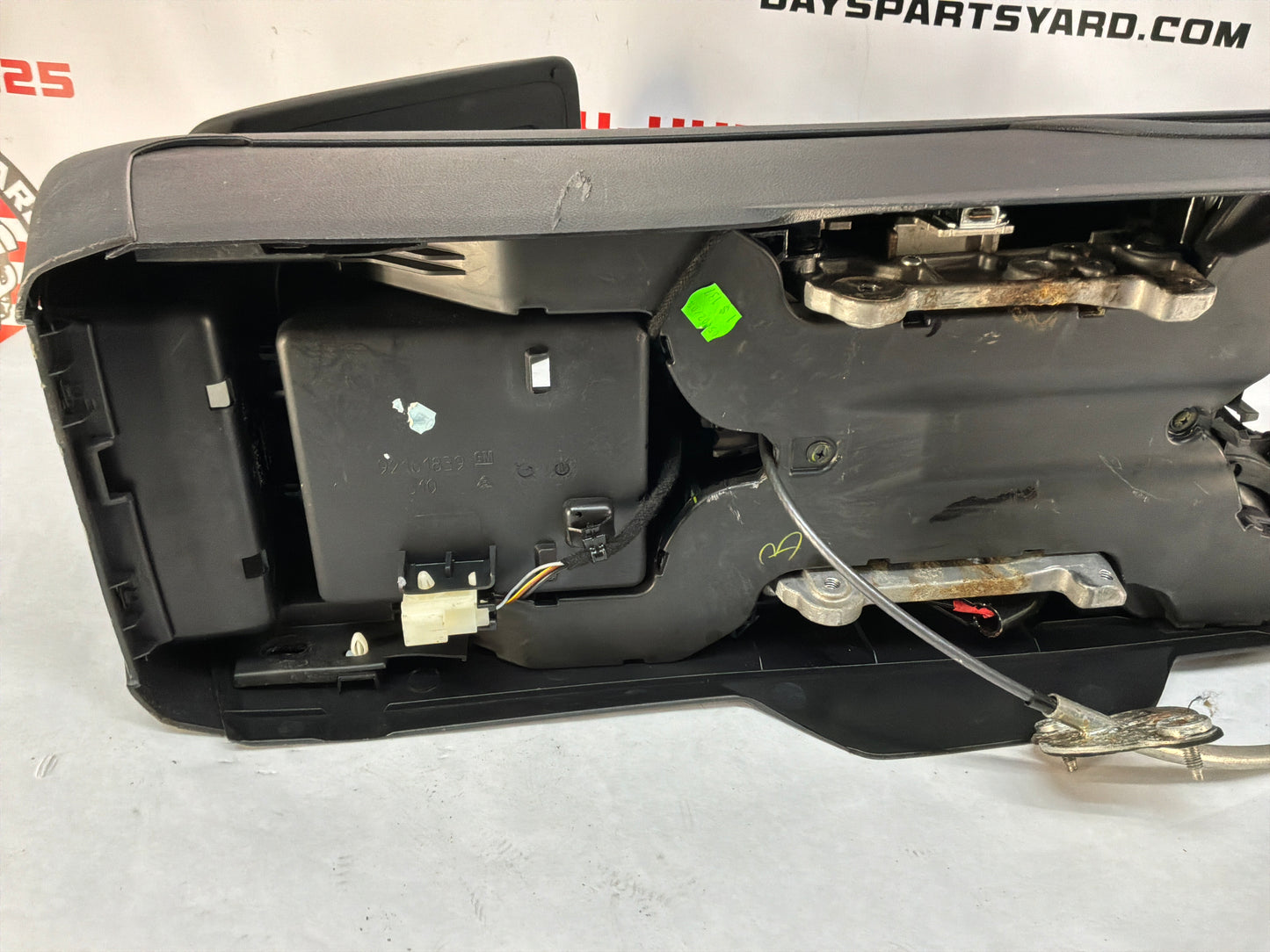 2008 Pontiac G8 Base Center Console Armrest w/ Automatic Shifter OEM
