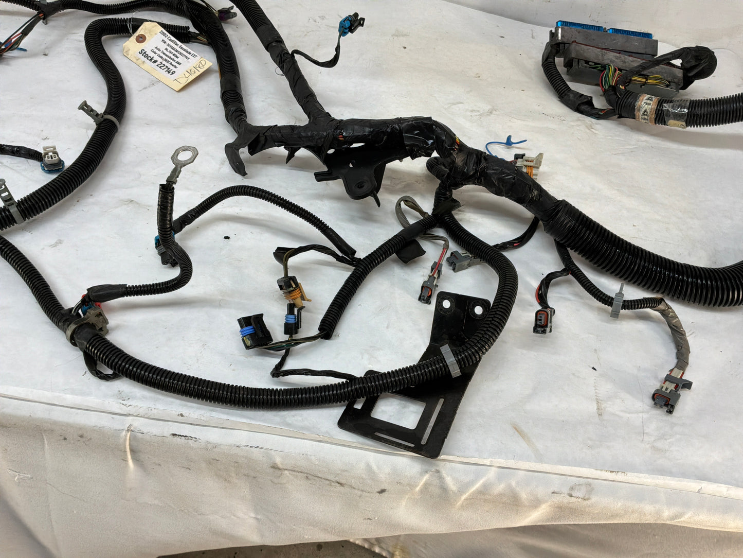 2002 Cadillac Escalade EXT Engine Transmission Wire Wiring Harness OEM