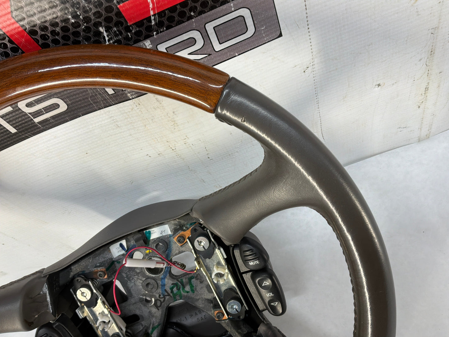 2002 Cadillac Escalade EXT Woodgrain Factory Steering Wheel OEM