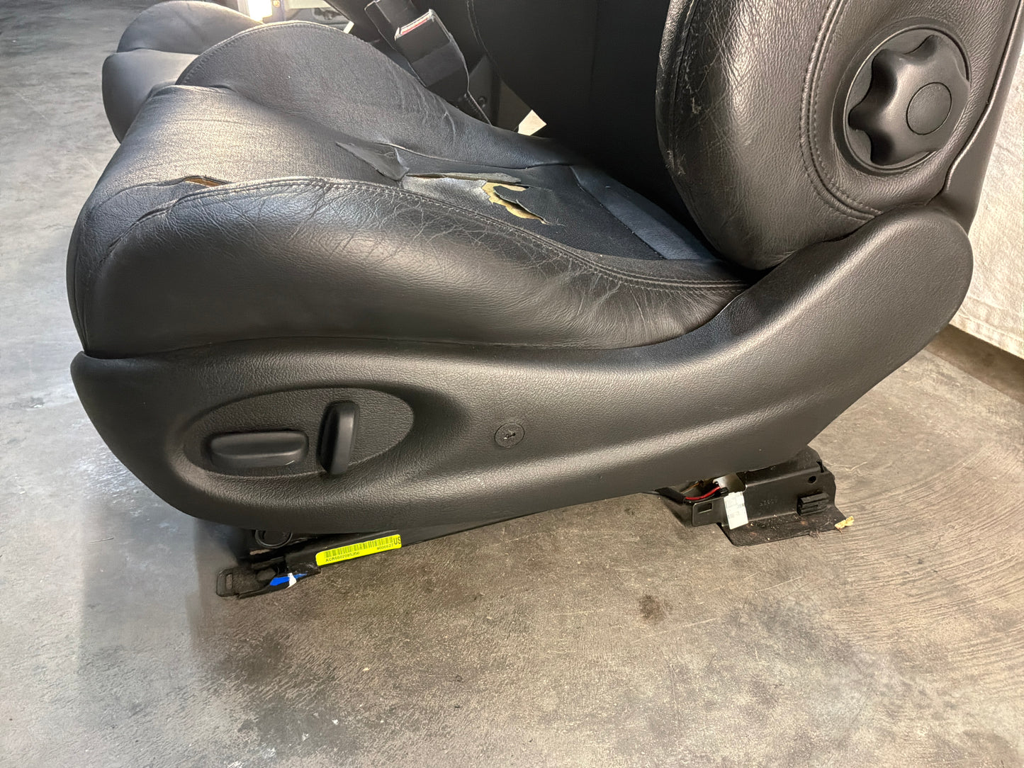 2006 Pontiac GTO Seats Fronts and Rears Black Leather OEM