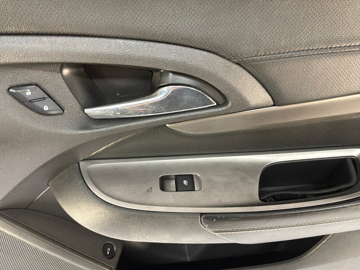 2014 Chevy Caprice PPV RH Passenger Front Door Panel OEM