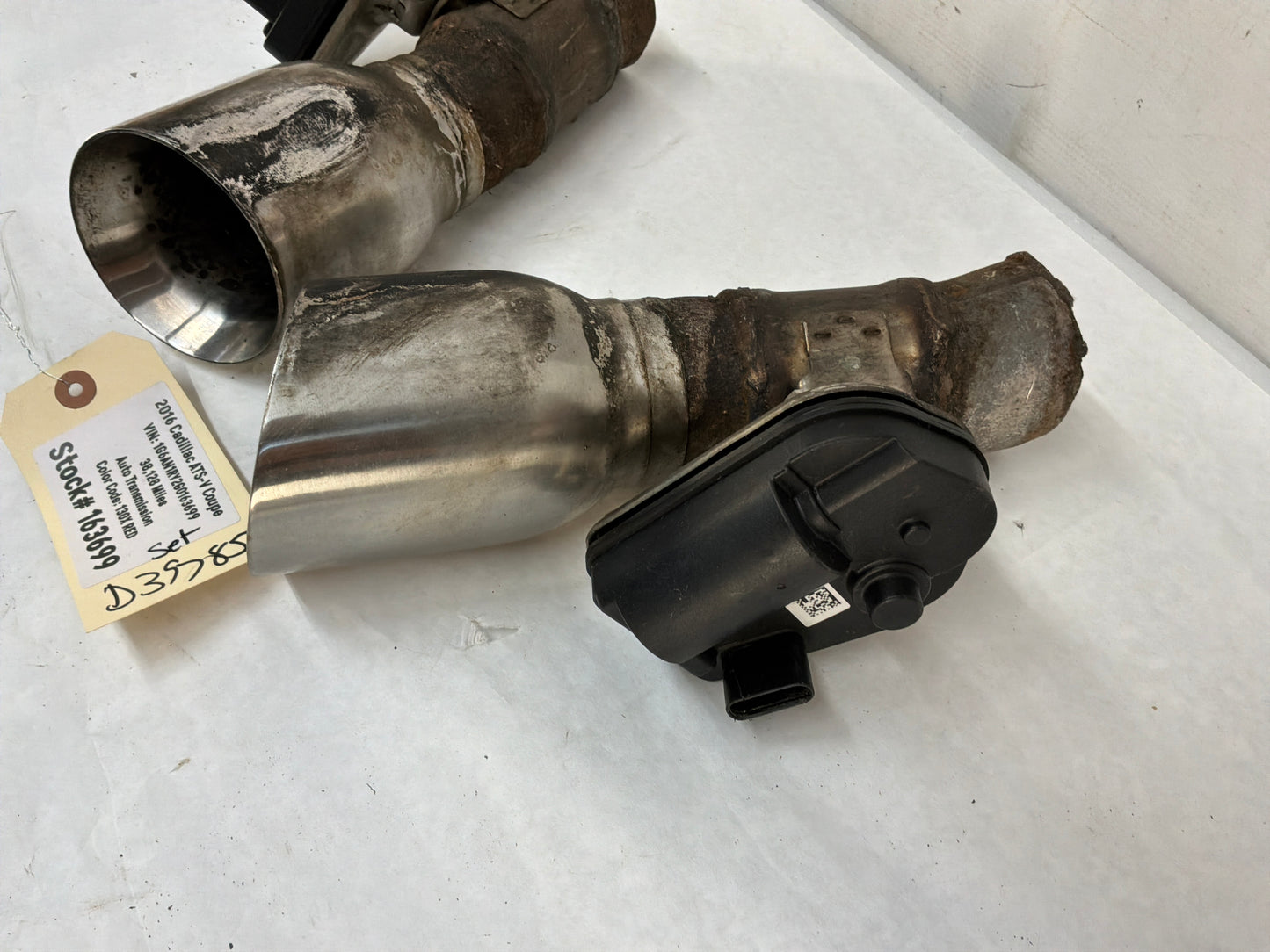 2016 Cadillac ATS-V Coupe Electric Exhaust Actuator Valves Set OEM