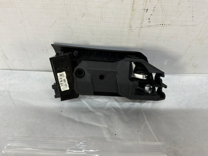 Rear lh door handle - Day's Parts Yard