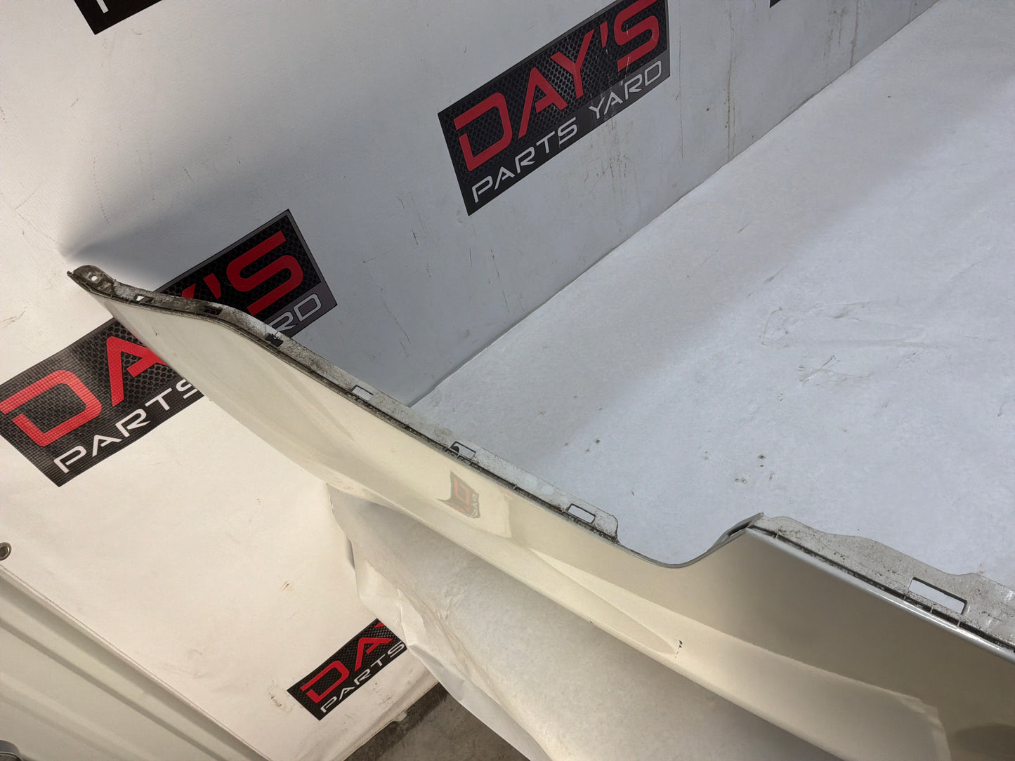 Rear bumper - Day's Parts Yard