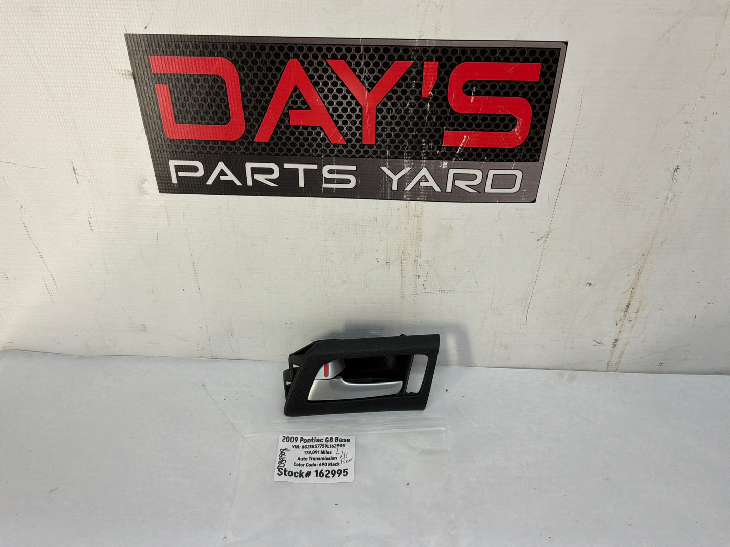 Lh rear door handle - Day's Parts Yard