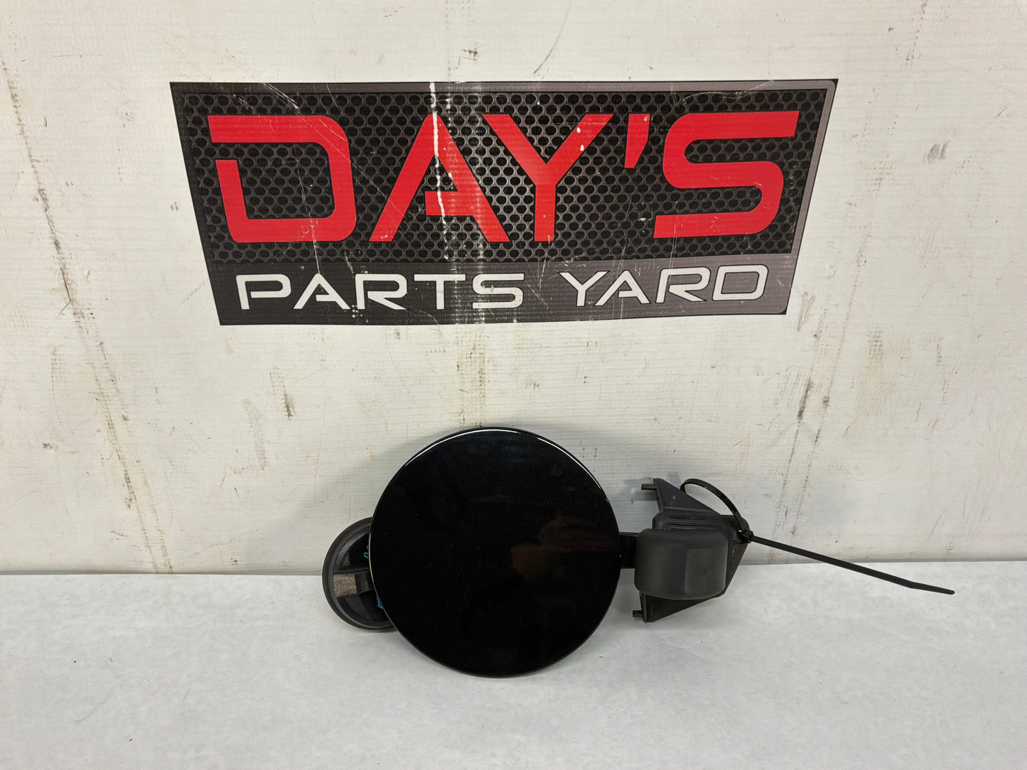 2008 Pontiac G8 GT Fuel Gas Cover Lid Door w/ Fuel Cap OEM