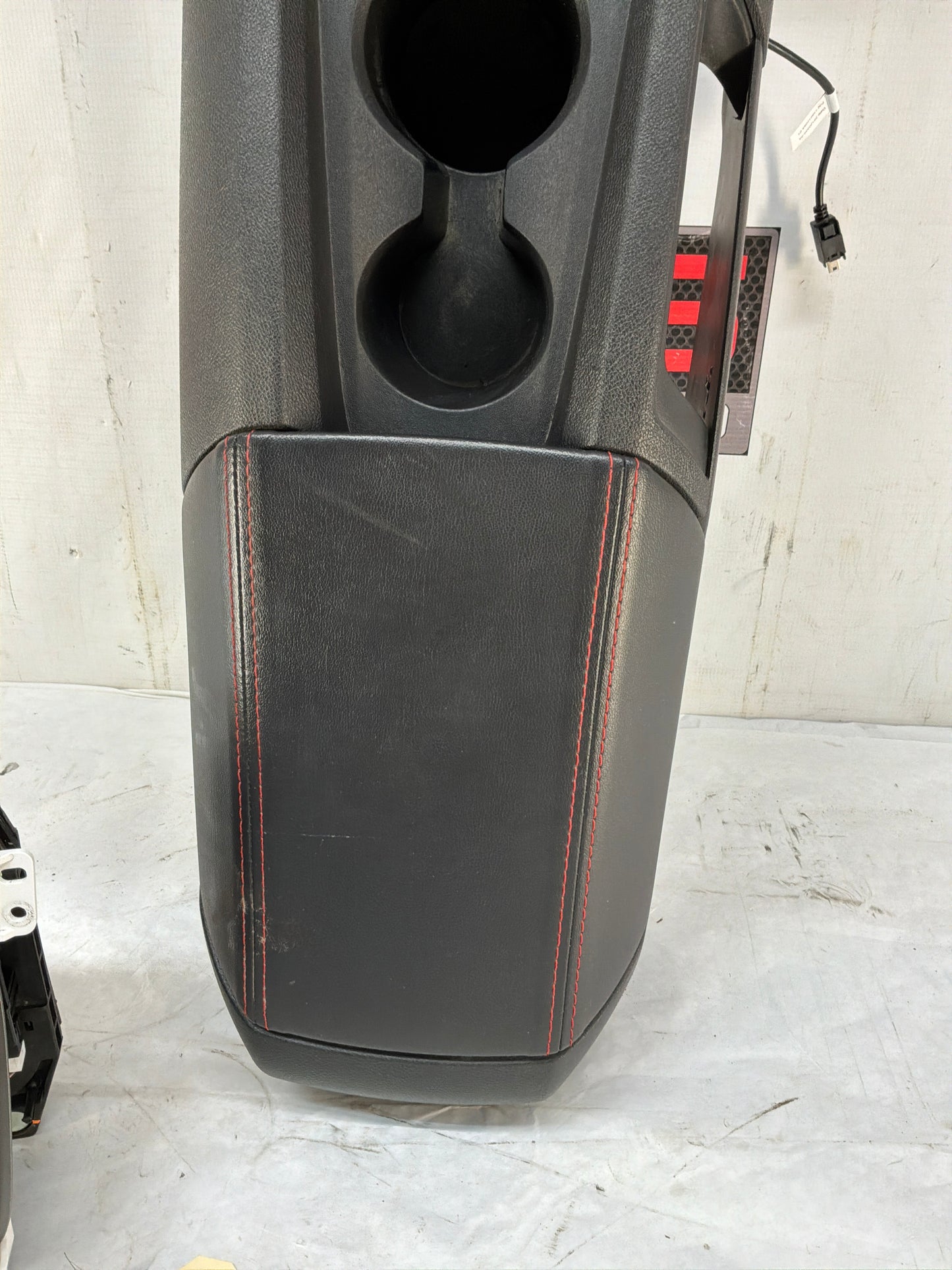 Center console w shifter - Day's Parts Yard