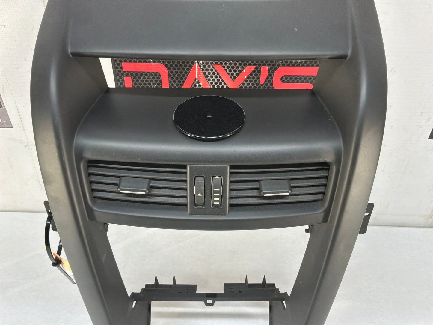 2008 Pontiac G8 GT Center Dash Radio Bezel Trim Molding Panel Speaker Grille OEM