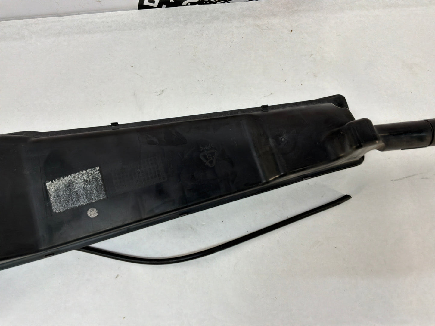 2008 Pontiac G8 Base Windshield Washer Reservoir Overflow Tank Bottle OEM