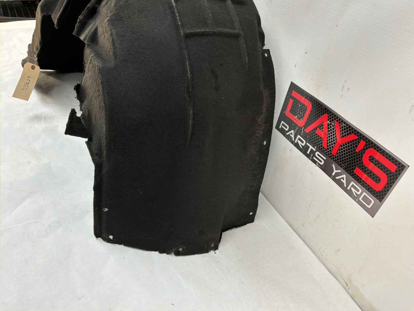 Lh front wheel liner - Day's Parts Yard