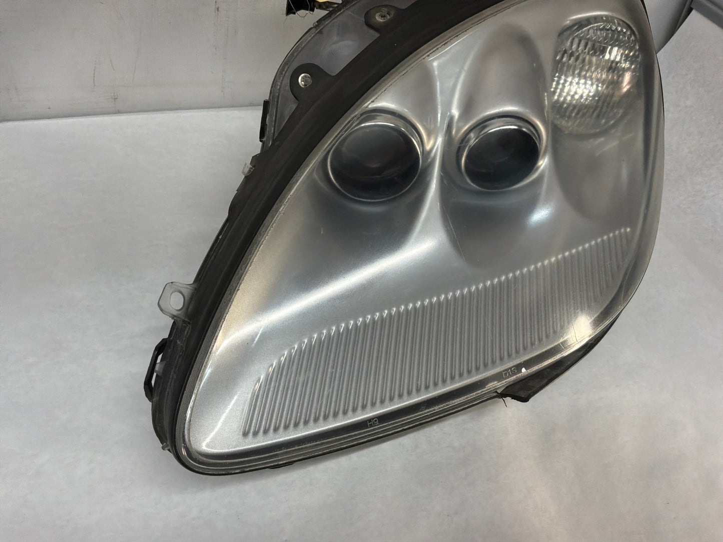 Headlight - Day's Parts Yard