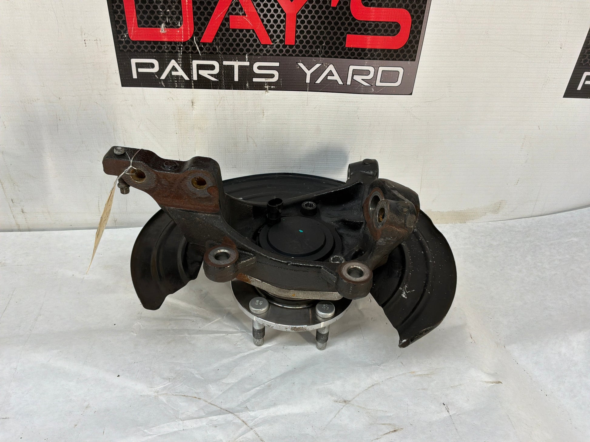 2013 Chevy Caprice PPV LH Driver Front Suspension Spindle Knuckle Hub Assembly OEM - Day's Parts Yard