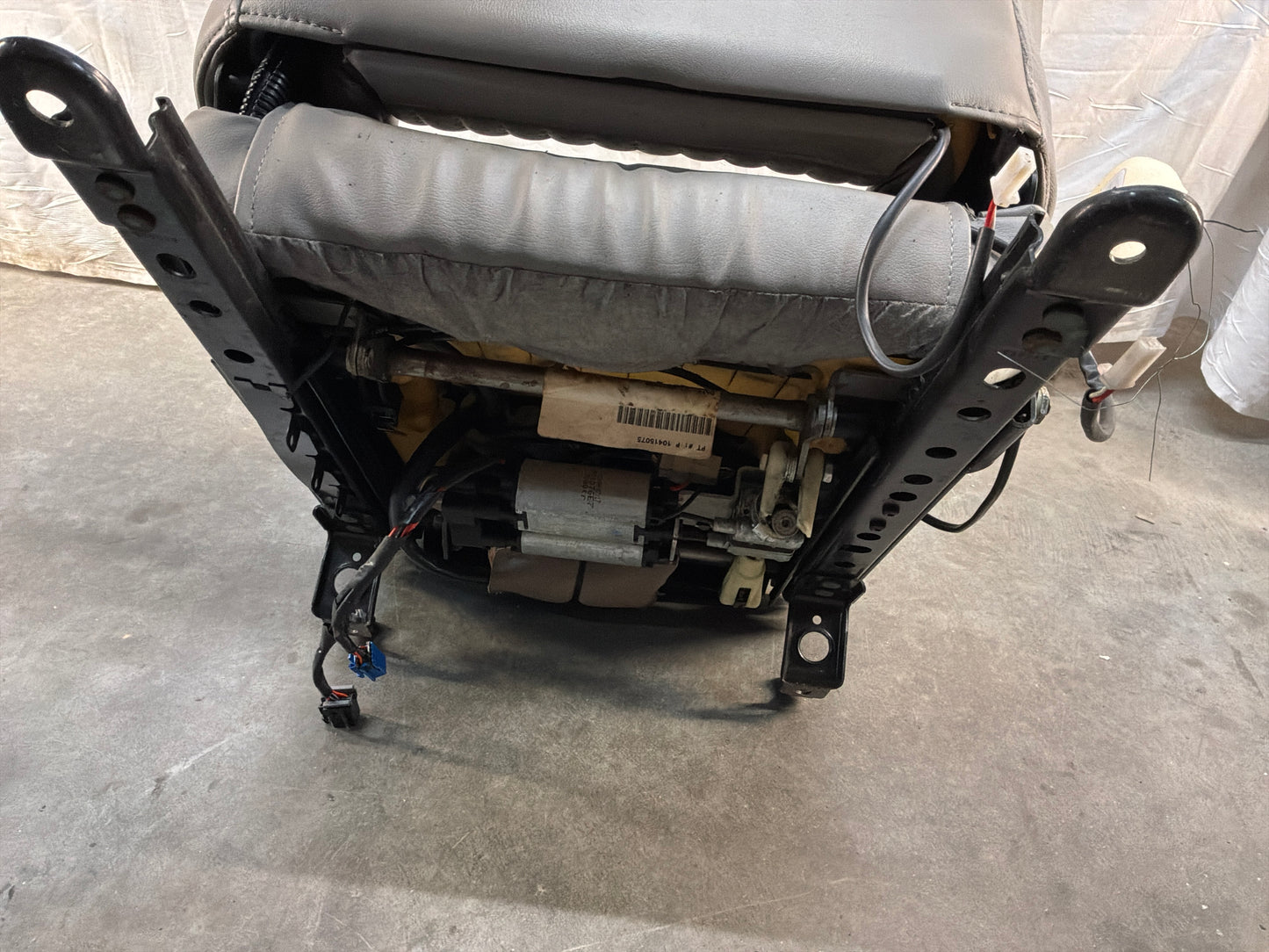 Front seats - Day's Parts Yard