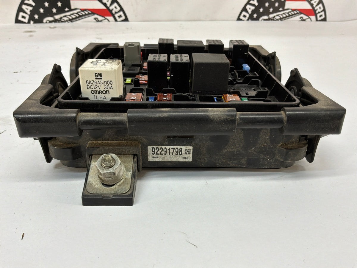 2014 Chevy Caprice PPV Engine Motor Bay Relay Fuse Box Junction Module OEM