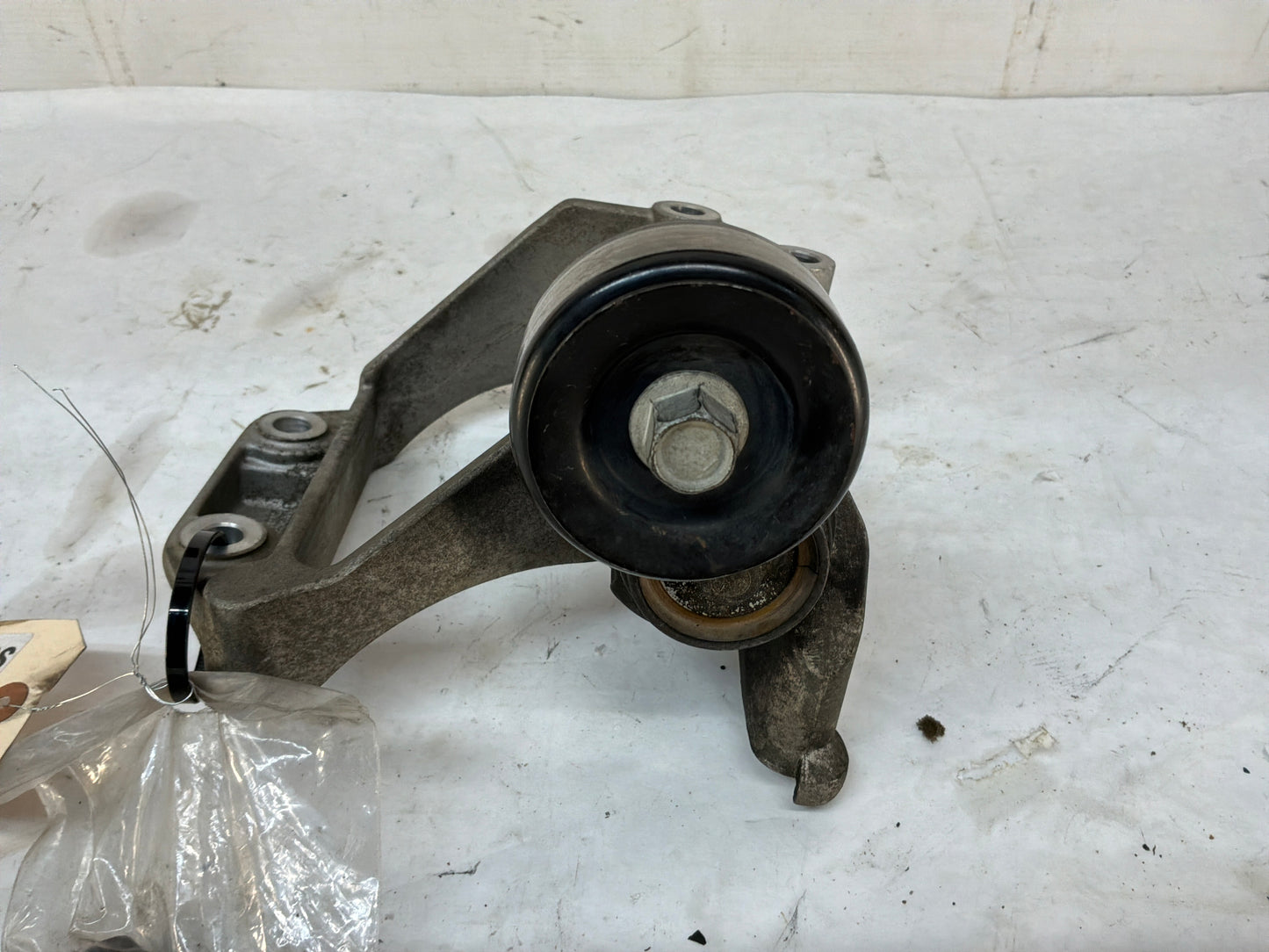 2008 Pontiac G8 GT A/C Air Conditioner Compressor Bracket w/ Hardware OEM