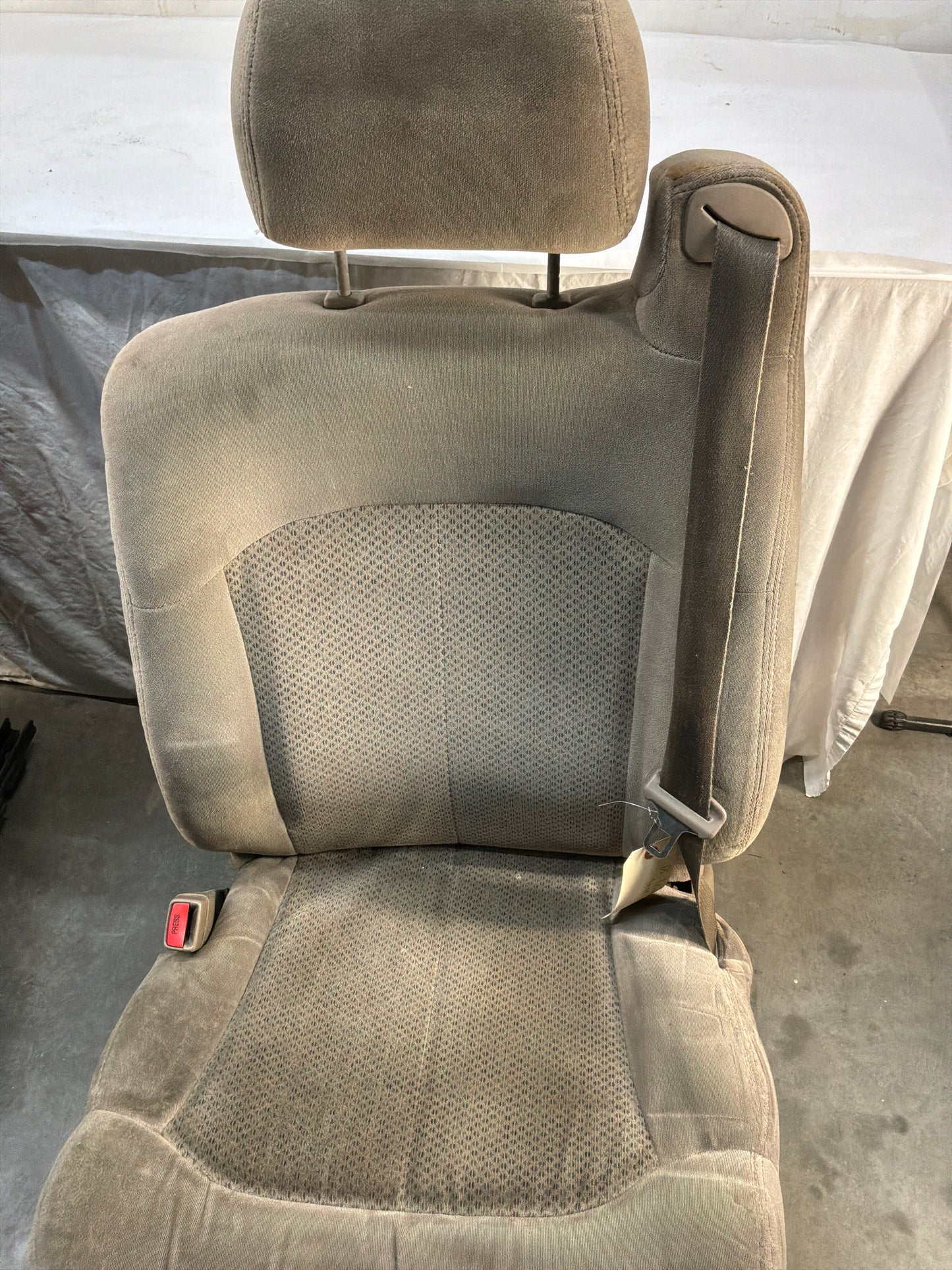 Front seats - Day's Parts Yard