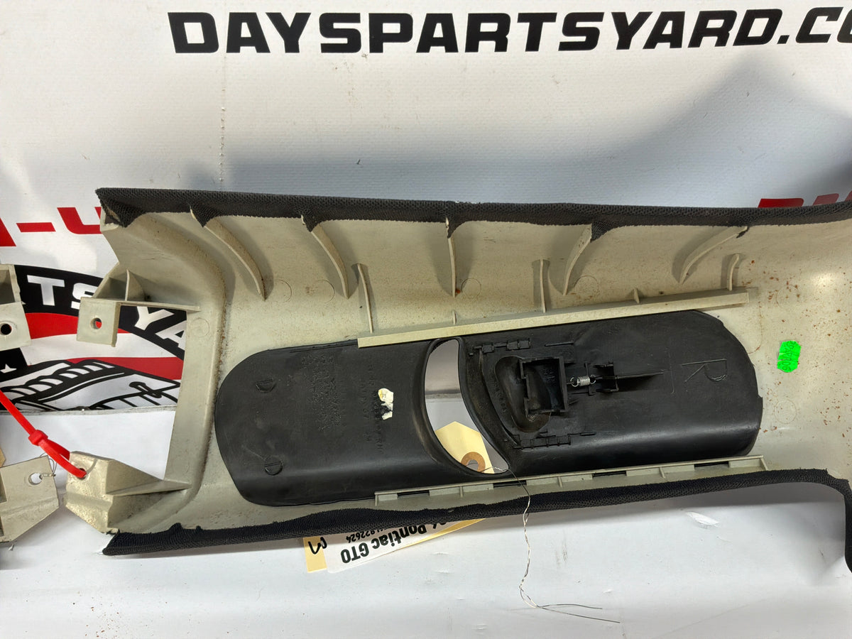 2006 Pontiac GTO RH & LH Interior Upper B Pillar Seat Belt Trim Panel Moldings OEM