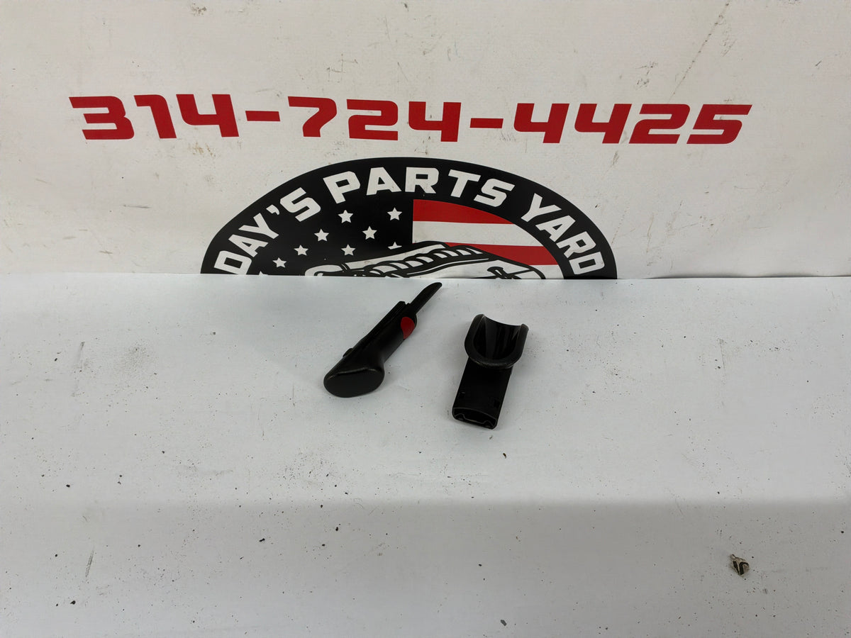 2006 Pontiac GTO Door Panel Lock Pull OEM
