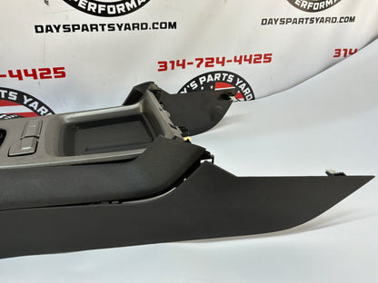 2015 Chevy Camaro SS 1LE Complete Center Console Arm Rest OEM