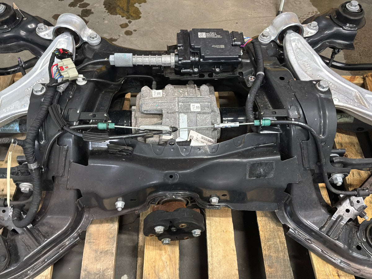 2016 Chevrolet SS Sedan Complete Rear Suspension Cradle 3.27 LSD Differential Rear End OEM